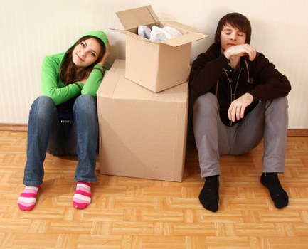 Local Wimbledon moving service transporting household items